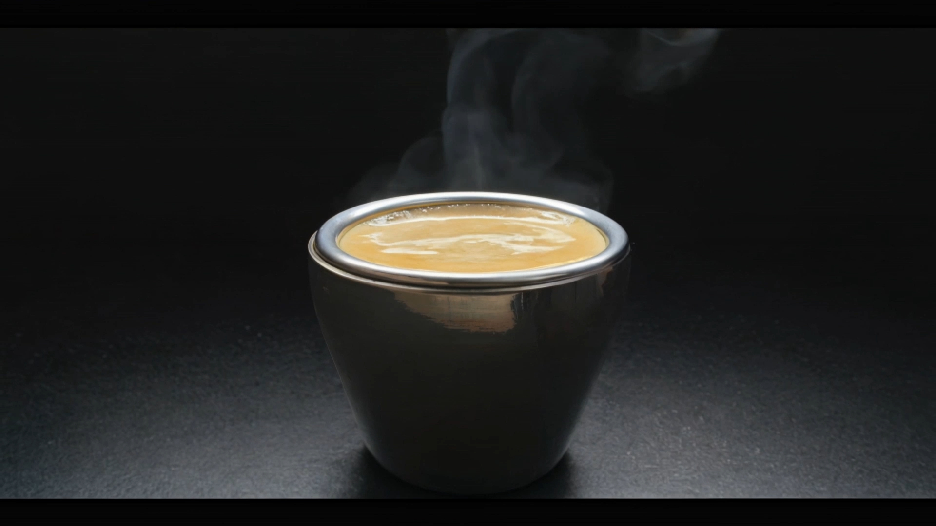 Sterke espresso met crema van Napoli Forte koffiebonen